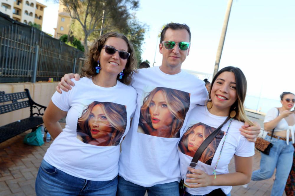 Gran expectación ante el único concierto de Jennifer Lopez en España. Se han formado largas colas hasta la apertura de las puertas del recinto del Marenostrum Castle Park, escenario del concierto.