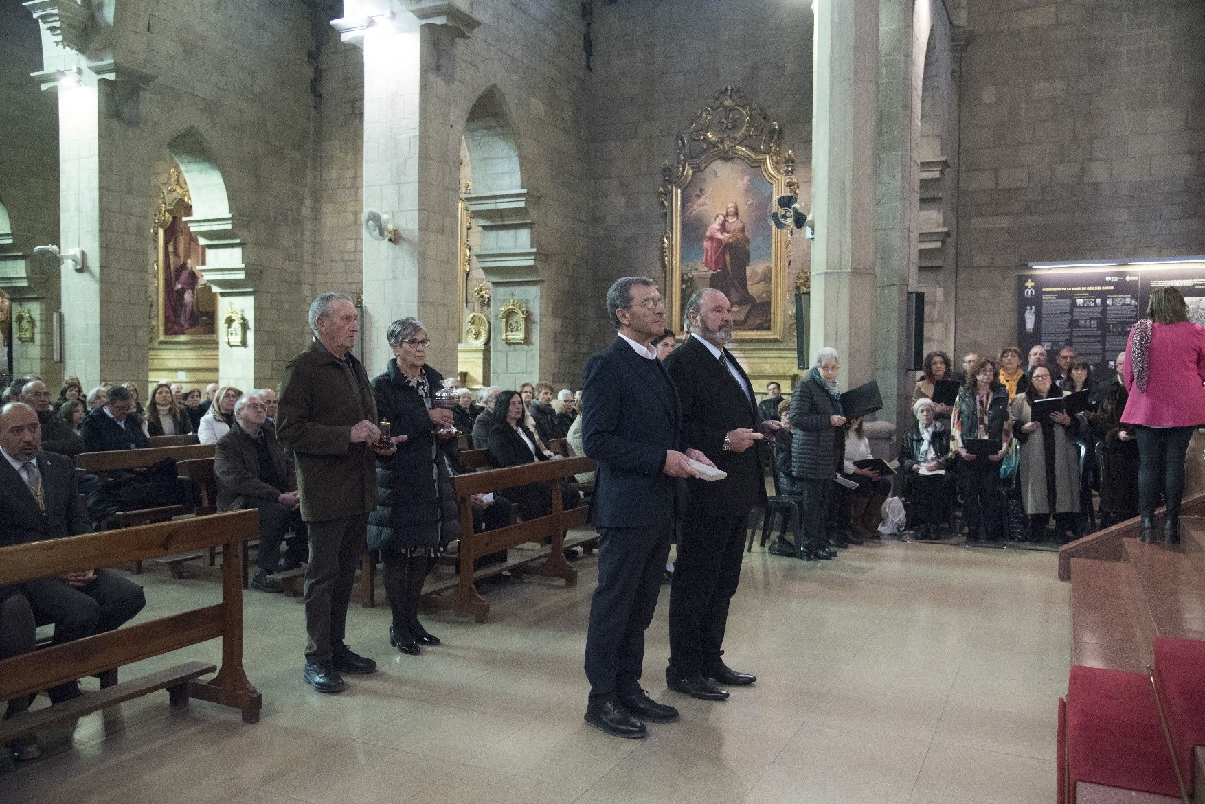 El bisbe defensa els oficis tradicionals a la missa de la Llum que ha omplert el Carme