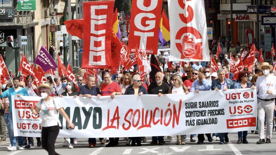 Miles de personas salen a la calle para exigir subidas salariales y la congelación de los precios