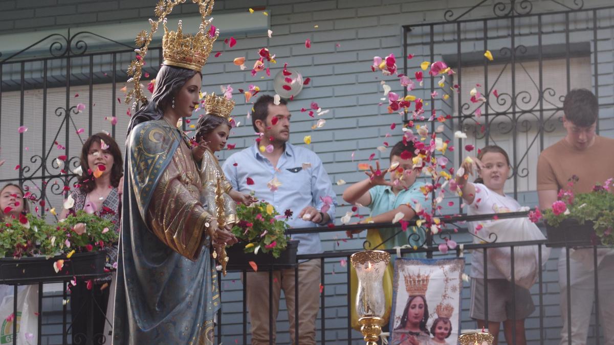 Procesión de María Auxiliadora por el barrio de Capuchinos este mes de mayo.