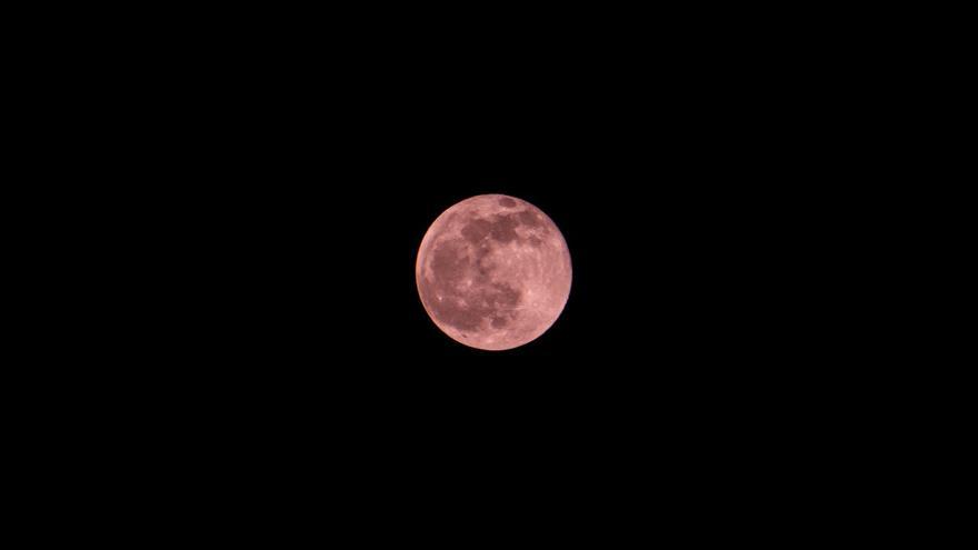 La espectacular Luna Rosa: Claves y ubicaciones para verla