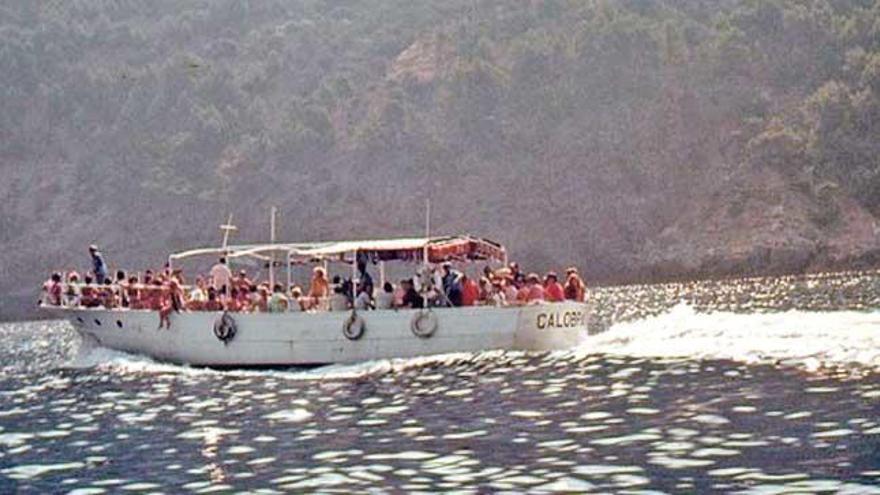 Imagen de la embarcación ´Calobra´ que cumple medio siglo.
