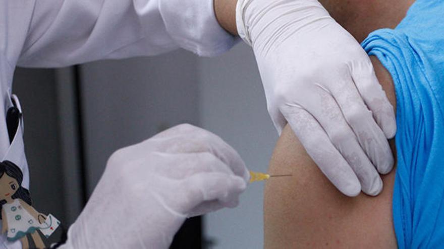 Los inmunólogos desmontan los &quot;mitos&quot; de los detractores de las vacunas