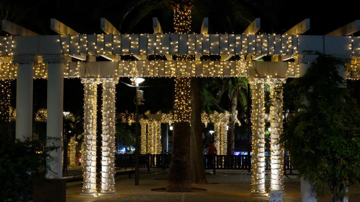 Las fotos de las nuevas luces de Navidad de la plaza de las Columnas de Palma