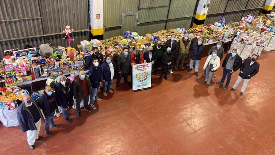 Recogida de juguetes y alimentos de Asima para donarlos a diversas ONG.