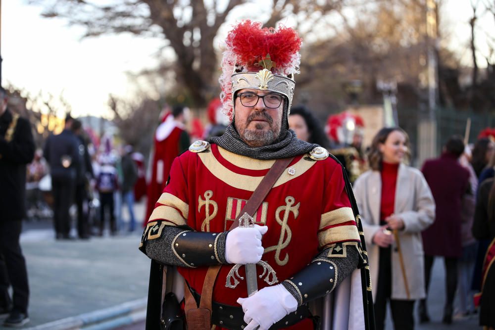 Medio millar de cargos festeros celebran la efeméride con un acto histórico de homenaje a las capitanías a tres semanas del inicio de los Moros y Cristianos