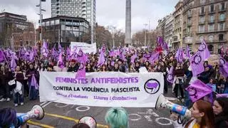 DIRECTO | Miles de mujeres se manifiestan en Barcelona para reivindicar la lucha feminista