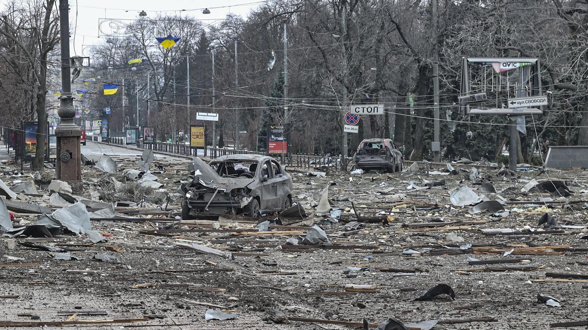 Destrucción causada en Ucrania por los bombardeos rusos.