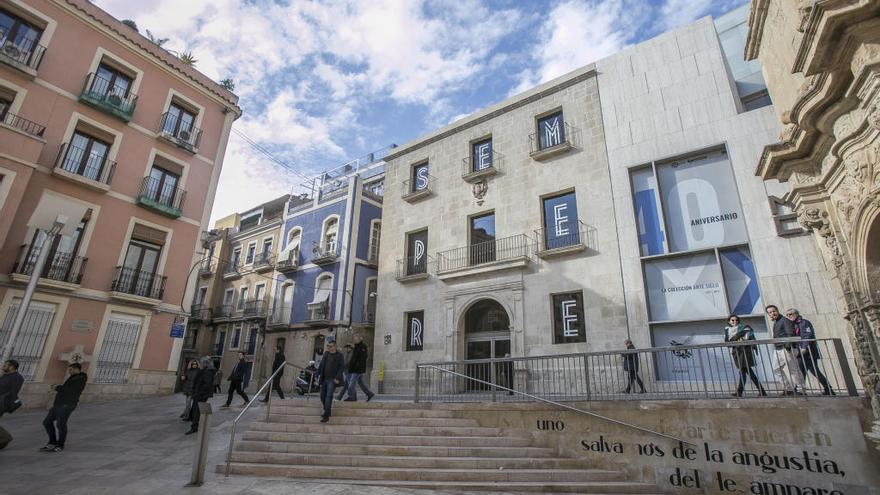 Fachada del museo MACA de Alicante.