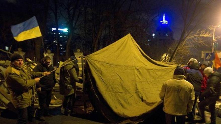 La policía evacúa tres estaciones de metro en Kiev por aviso de bomba