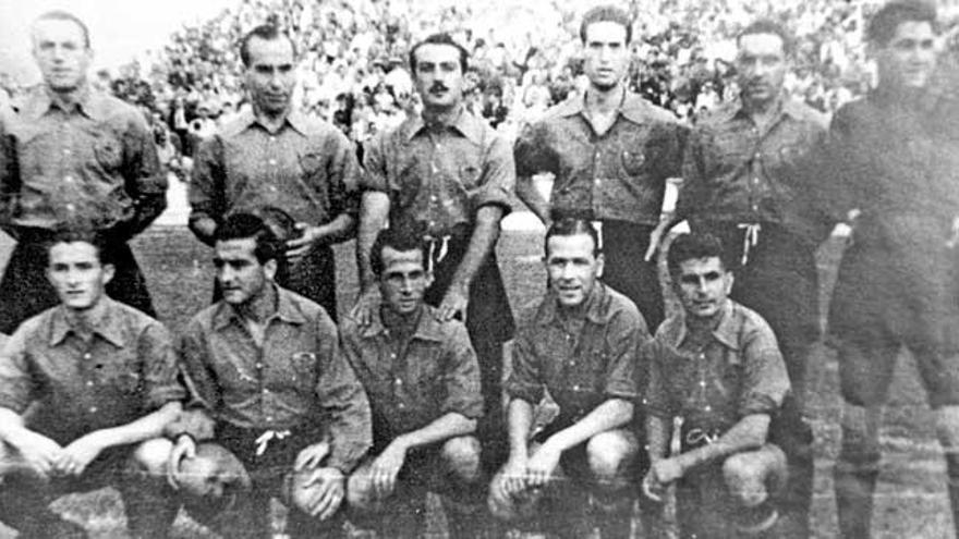 Equipo que ganó al Xerez en la inauguración de Es Fortí, en septiembre de 1945.