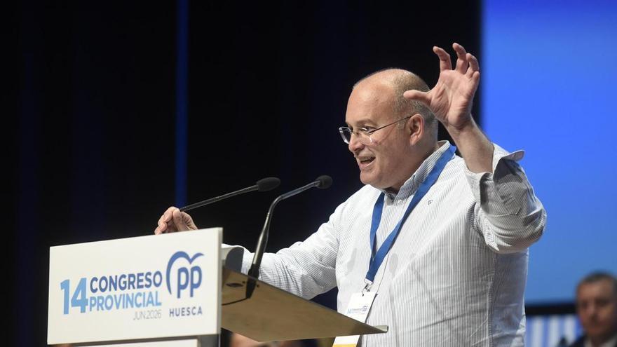 Tellado asegura que el Gobierno tiene ya 121 imputados, "tantos como diputados del PSOE"