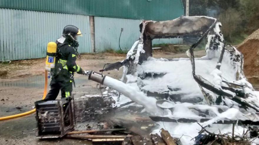 Extinguido un incendio en una autocaravana en Llanes