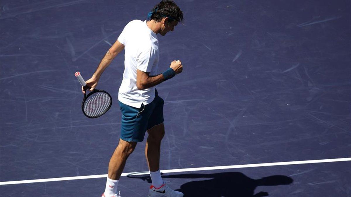 Federer celebra su victoria en Indian Wells