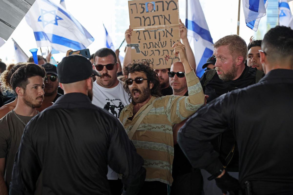 Manifestaciones en Tel Aviv contra las controvertidas reformas legales que promociona el gobierno de extrema derecha del país