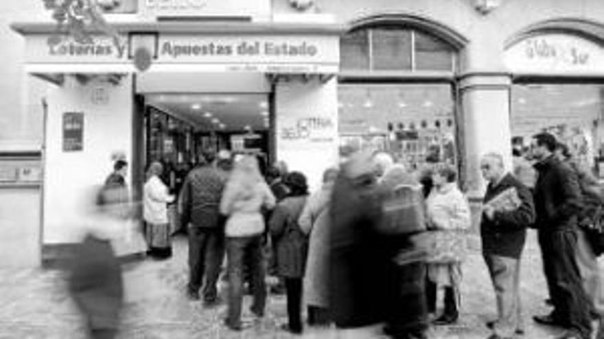 Las ventas de la lotería de Navidad se reducen por segunda vez en 30 años