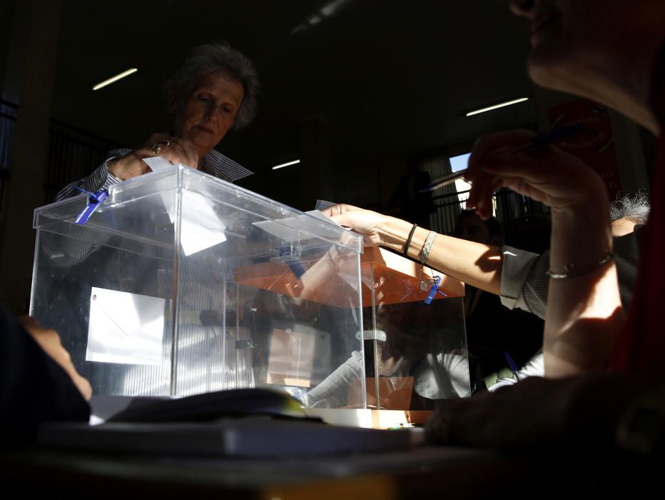 26J: Los españoles acuden a las urnas