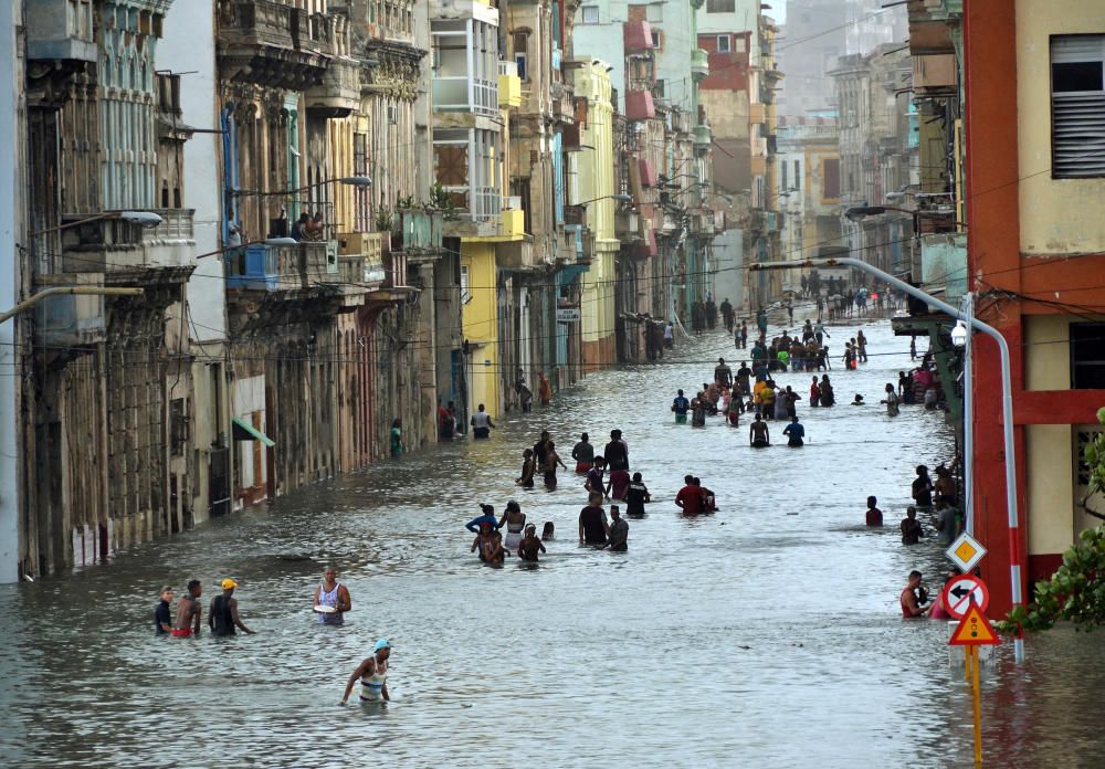 Irma inunda las calles de La Habana