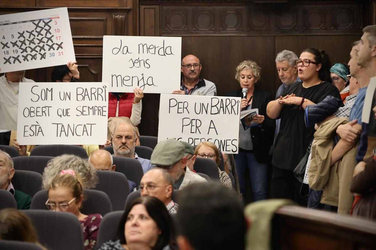 Protesta de los vecinos de Ciutat Vella.