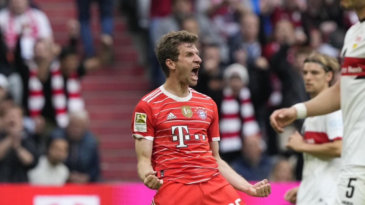 Müller celebra un tanto ante el Stuttgart