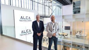 Pere Navarro, president executiu del CZFB, juntament amb Alessio Carignola, CEO dALCA Technologies.