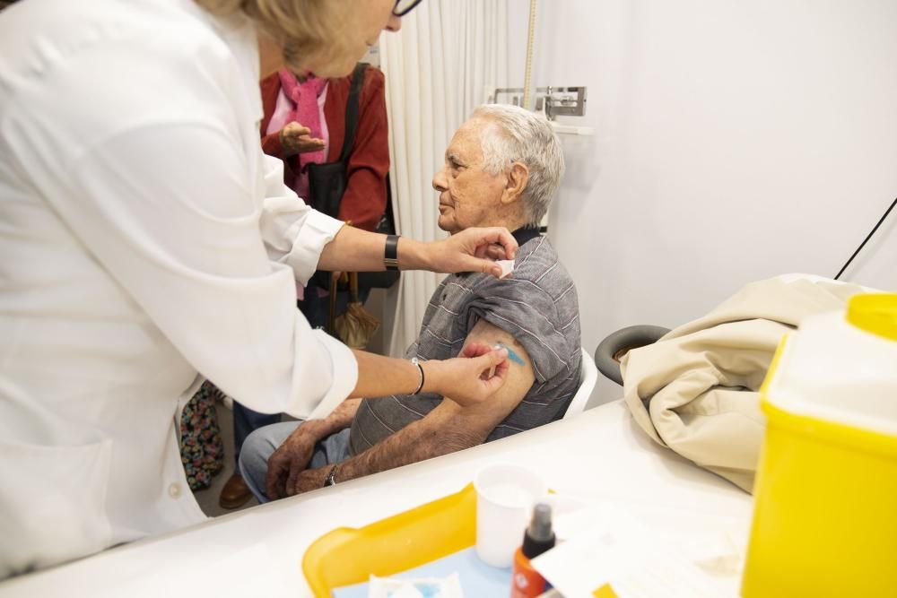 Arranca la vacunación contra la gripe en A Coruña