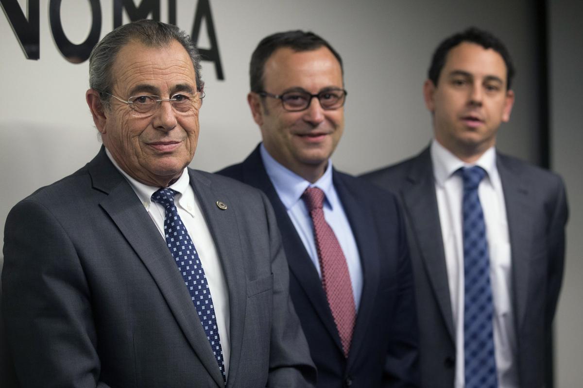 Víctor Grífols cedeix la gestió de la companyia al seu fill i al seu germà, nous consellers delegats Víctor Grífols cedeix la gestió de la companyia al seu fill i al seu germà, nous consellers delegats