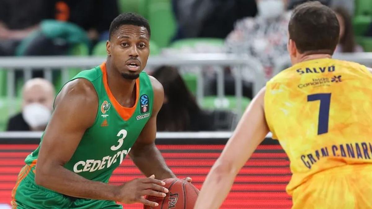 Melvin Ejim, en su etapa en el Cedevita.