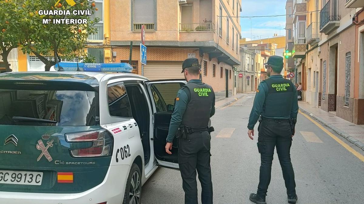 Agentes de la Guardia Civil.