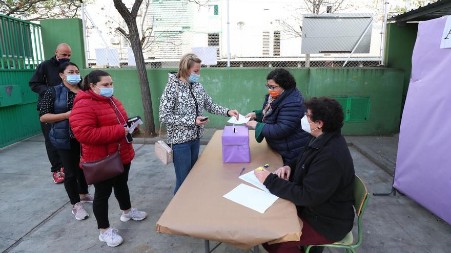 Familias de cuatro colegios de Catarroja piden a conselleria que anule la votación de la jornada partida