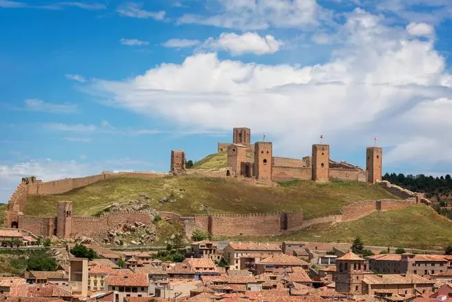 Constantino es el alcalde y último vecino de un pequeño pueblo de Guadalajara
