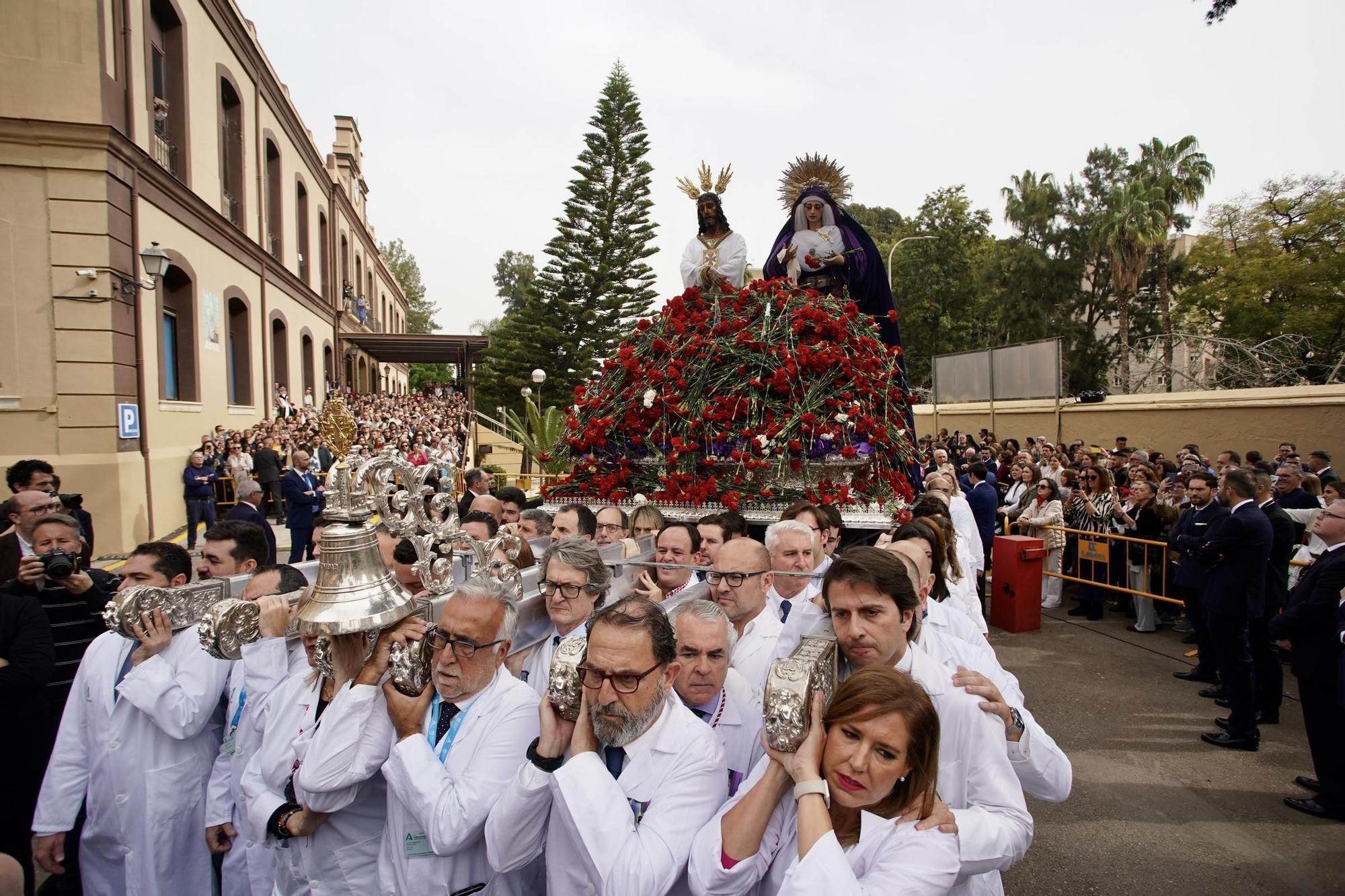 Misa del Alba y traslado de Jesús Cautivo y la Virgen de la Trinidad, en imágenes