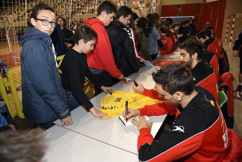 Firma de autógrafos de la selección española de balonmano