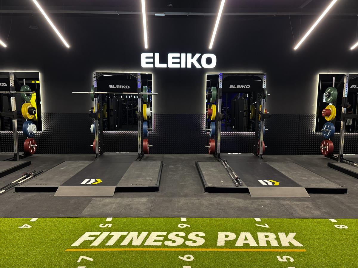 Interior de un gimnasio Fitness Park.