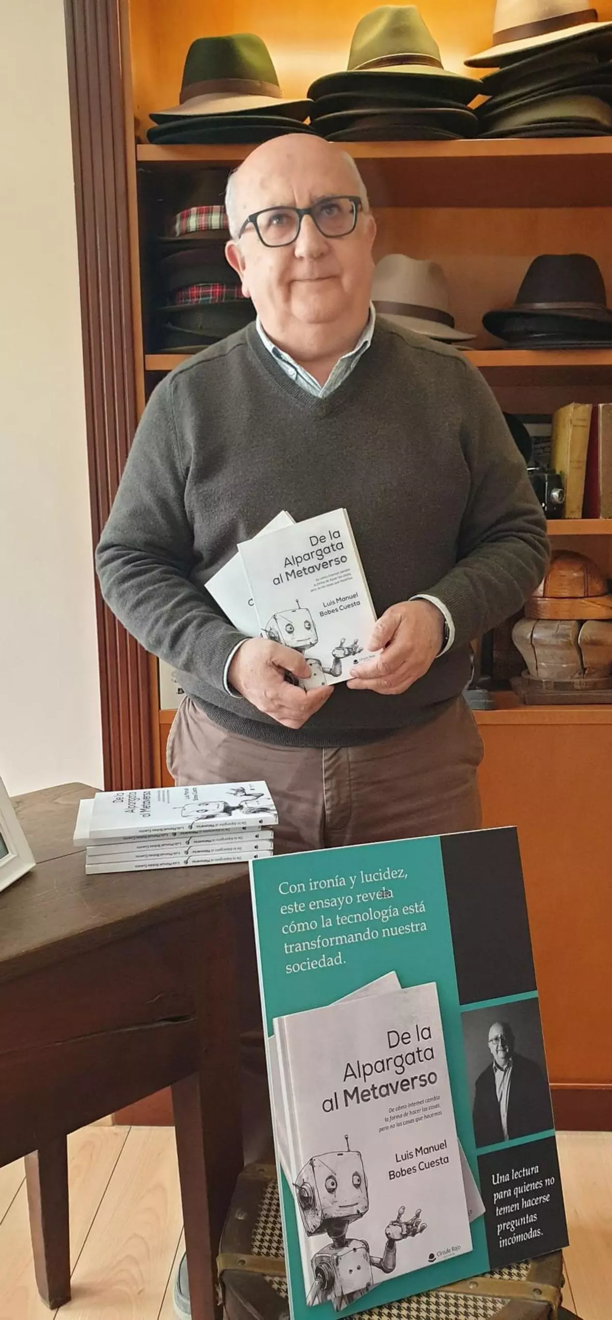Luis Bobes: "Mi libro hace pensar en la digitalización de la sociedad"
