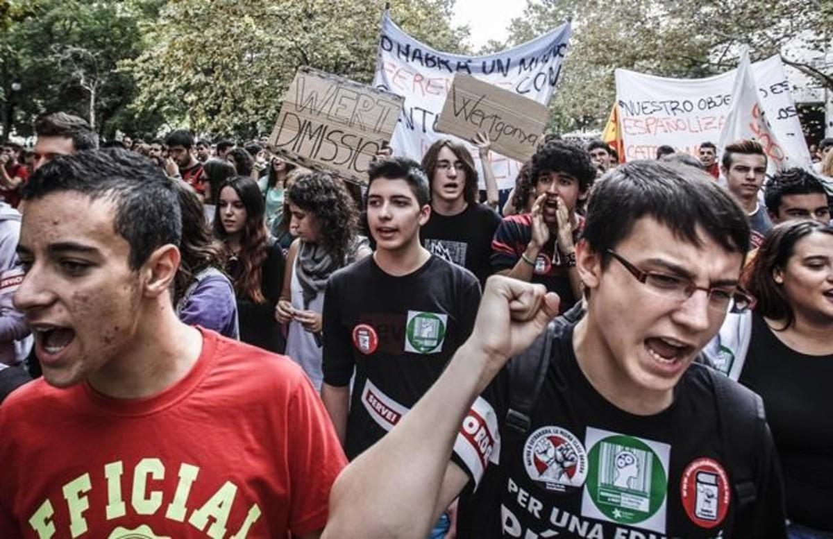 Protesta estudiantil contra les taxes universitàries.