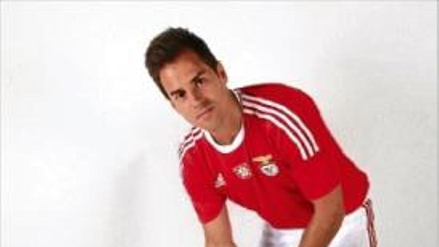 Jordi Adroher, amb la samarreta del Benfica.