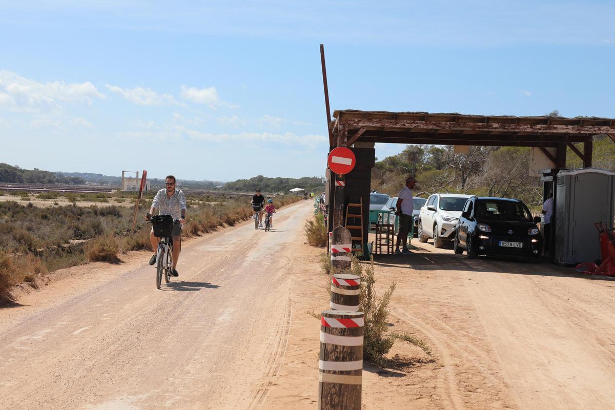 Galería: Control de acceso a ses Illetes y a la playa de Llevant en Formentera