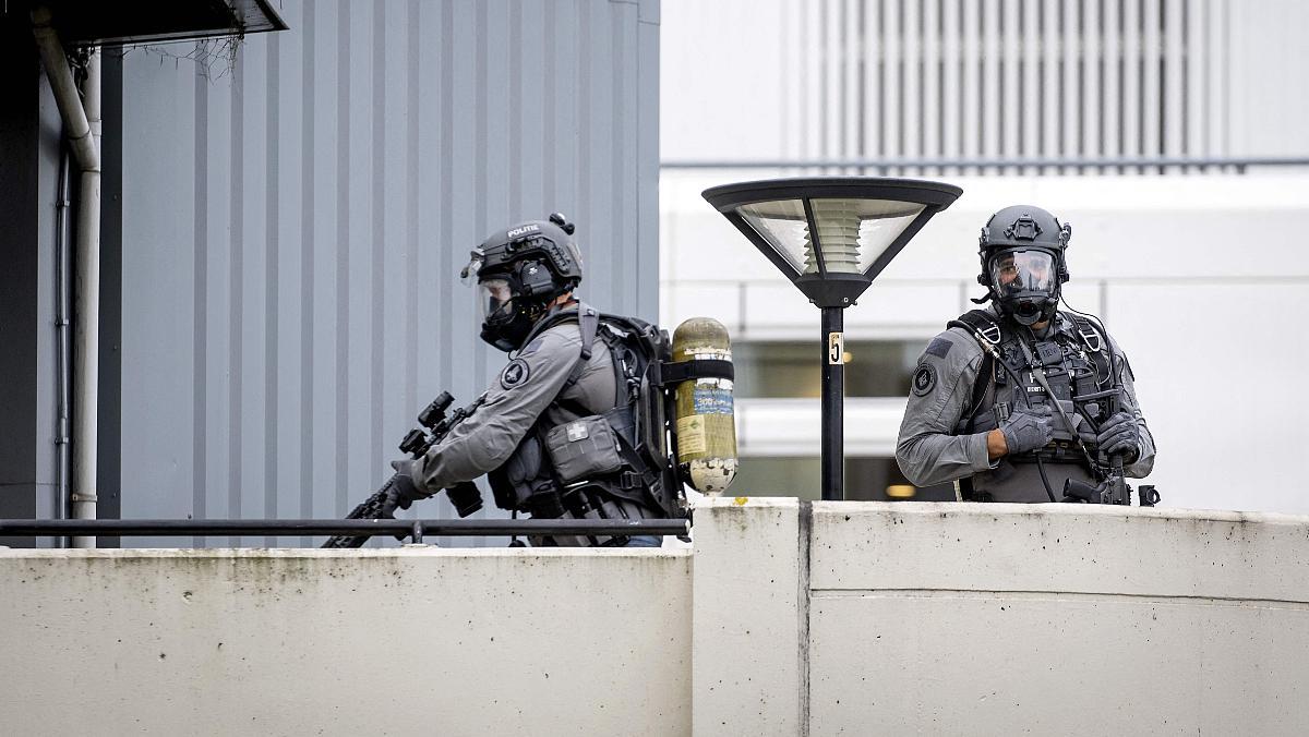 Despliegue policial ante el tiroteo en Rotterdam.