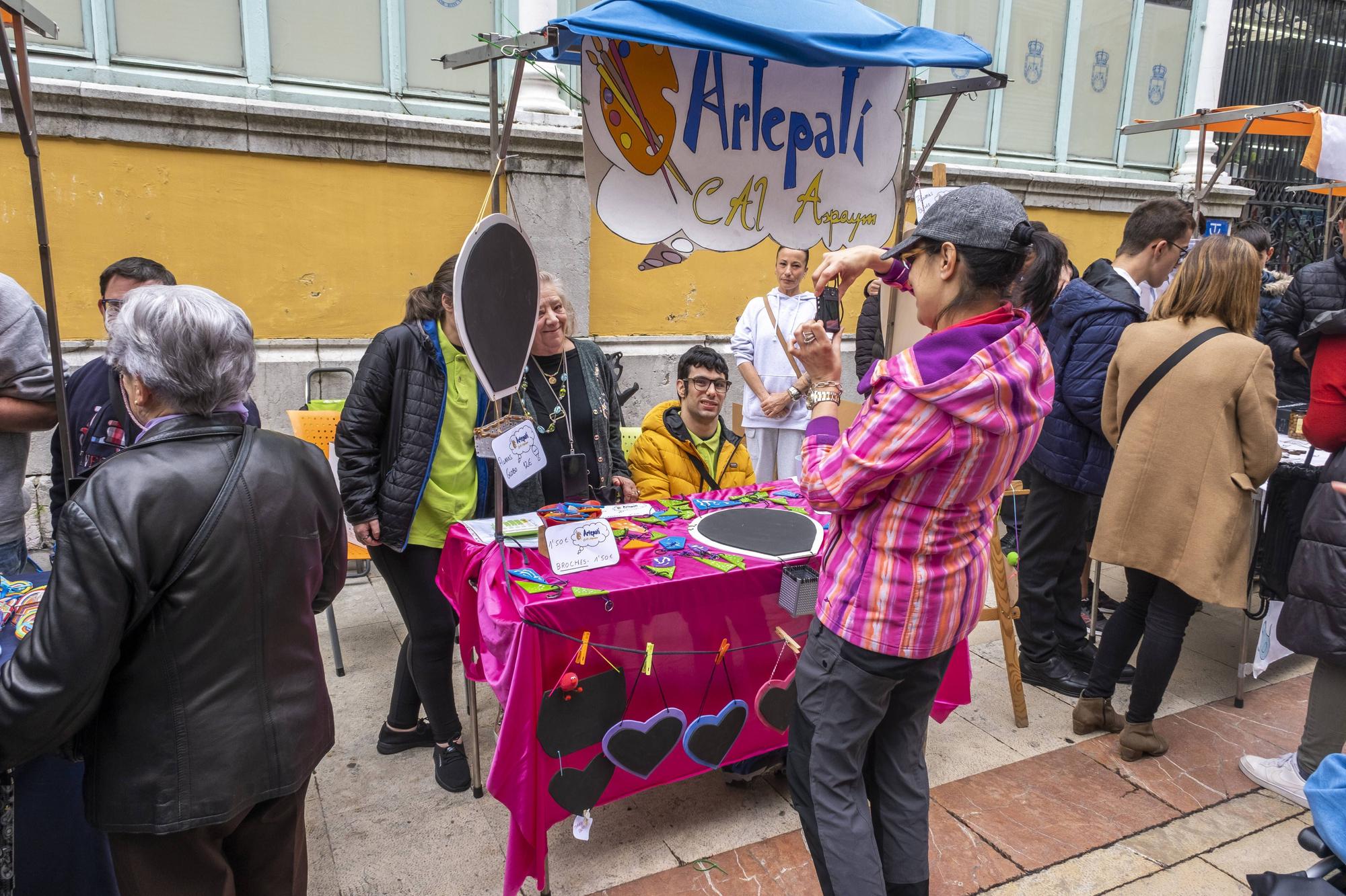 En imágenes: Mercados de Cooperativas y Asociaciones Educativas Asturianas en el Fontán