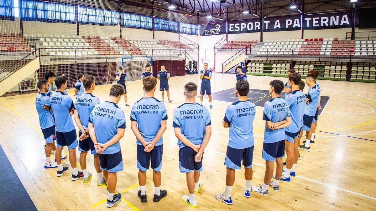 Carlos Márquez, en una sesión de entrenamiento en Paterna