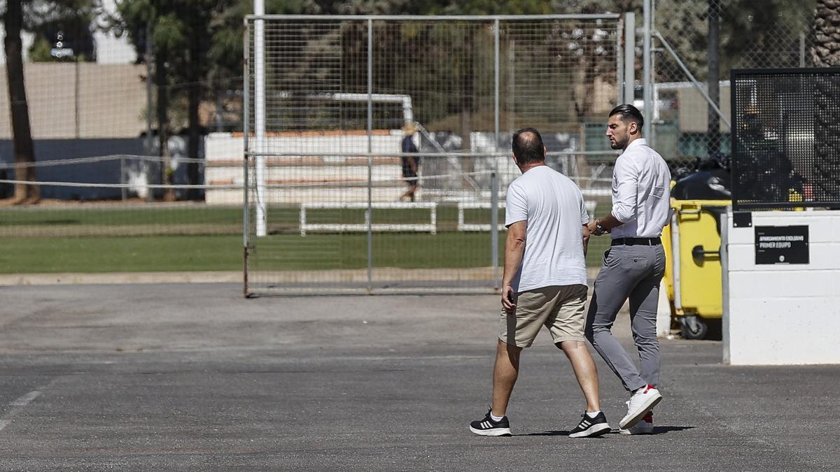 El Valencia abre expediente a Rafa Mir