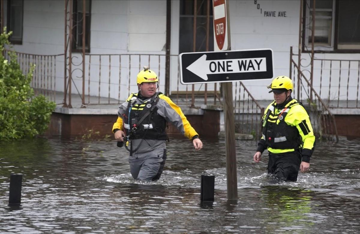 zentauroepp45045333 members of the greenville fire department swift water team g180915194233