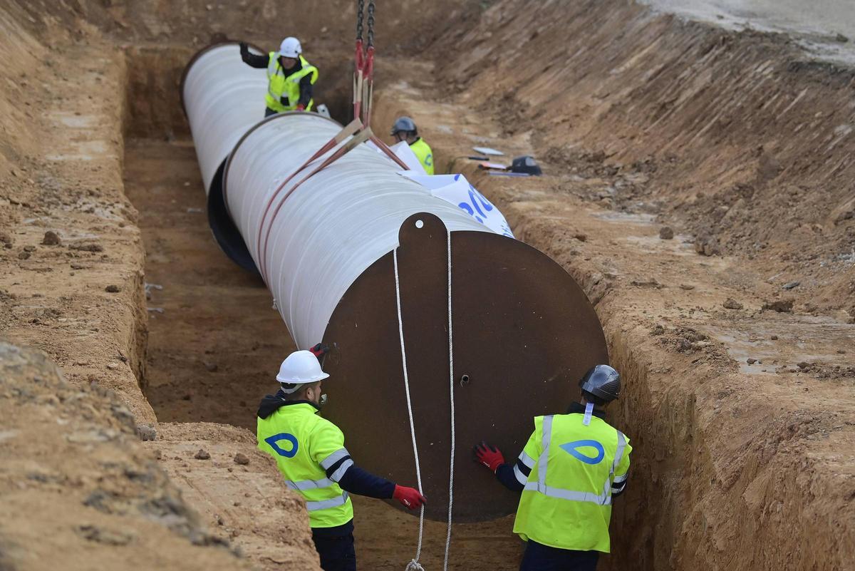 Trabajos de instalación de las tuberías.
