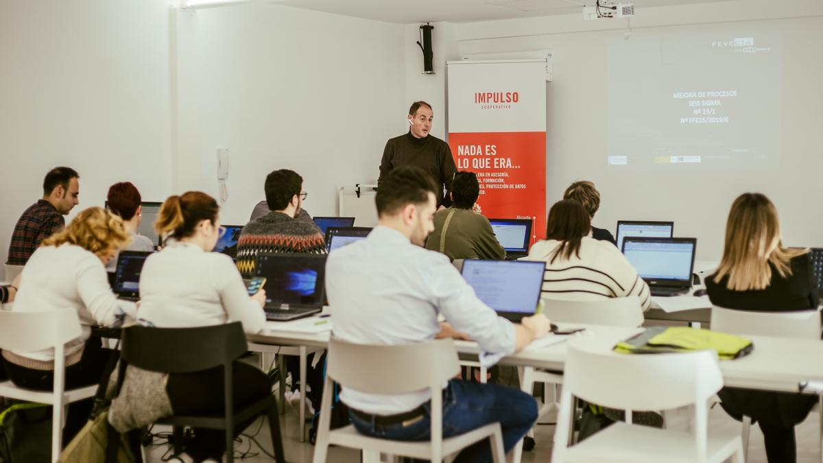 Líderes en el asesoramiento y creación de cooperativas de trabajo asociado.