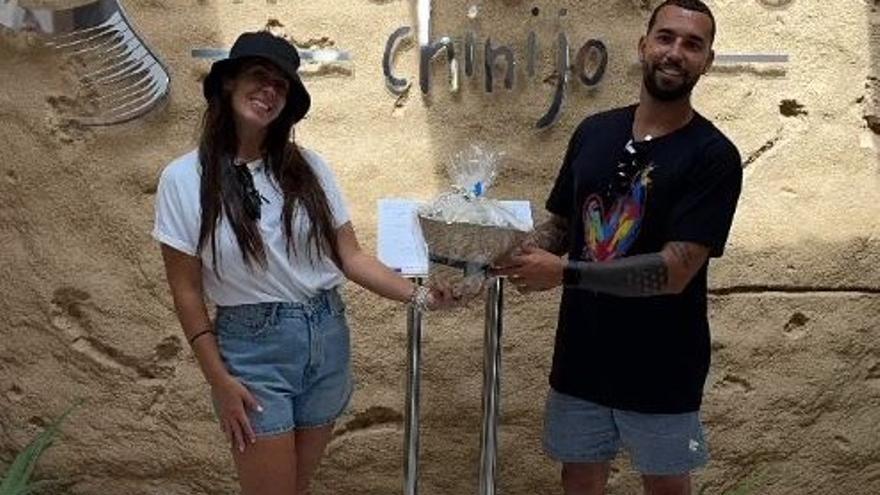 Anabel Pantoja y Omar Sánchez en el Museo Chinijo, en Caleta de Sebo (La Graciosa).