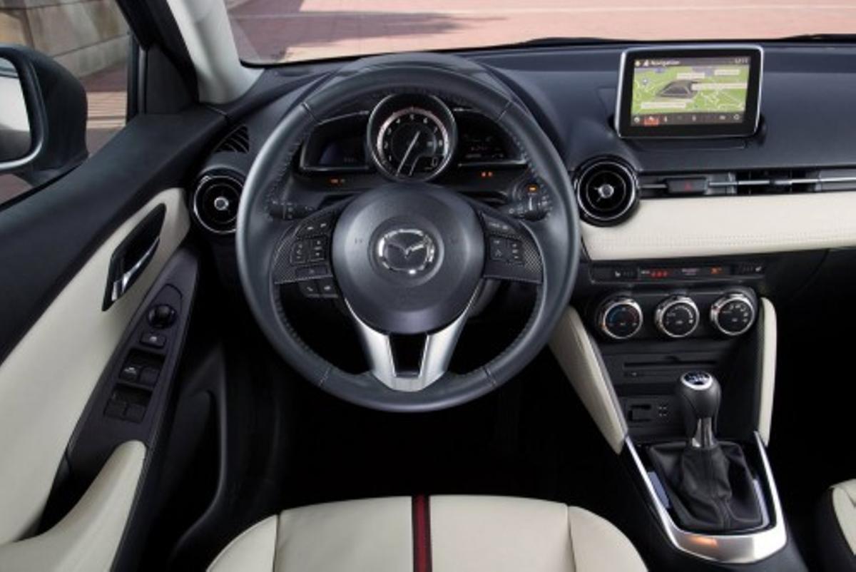 ctv-spw-mazda2 2015 interior 12 screen