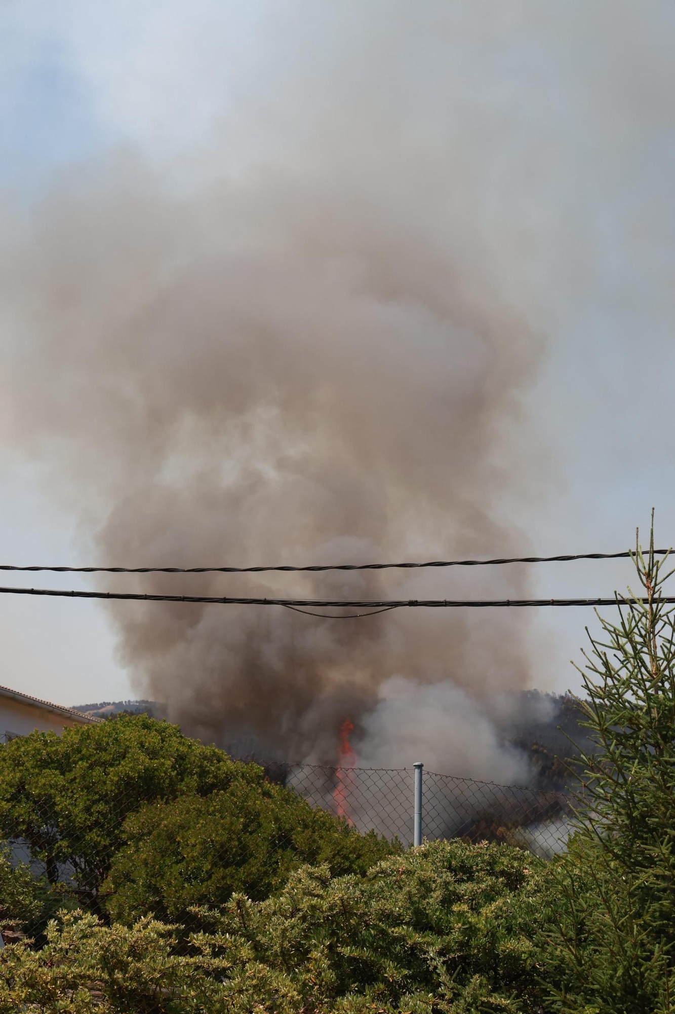 Fotogalería | Así se está desarrollando el incendio en Las Hurdes