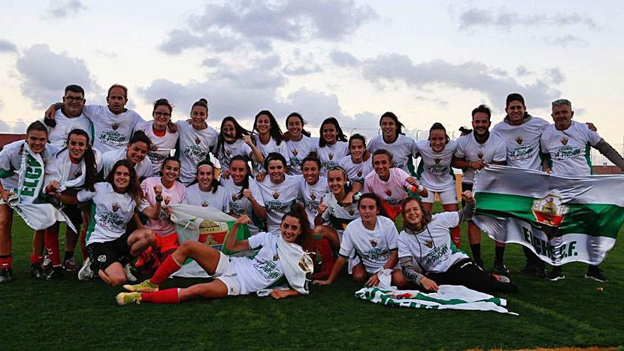 El Elche Femenino
de fútbol ascendió
el sábado a la Liga
Reto Iberdrola. JESÚS PERAL