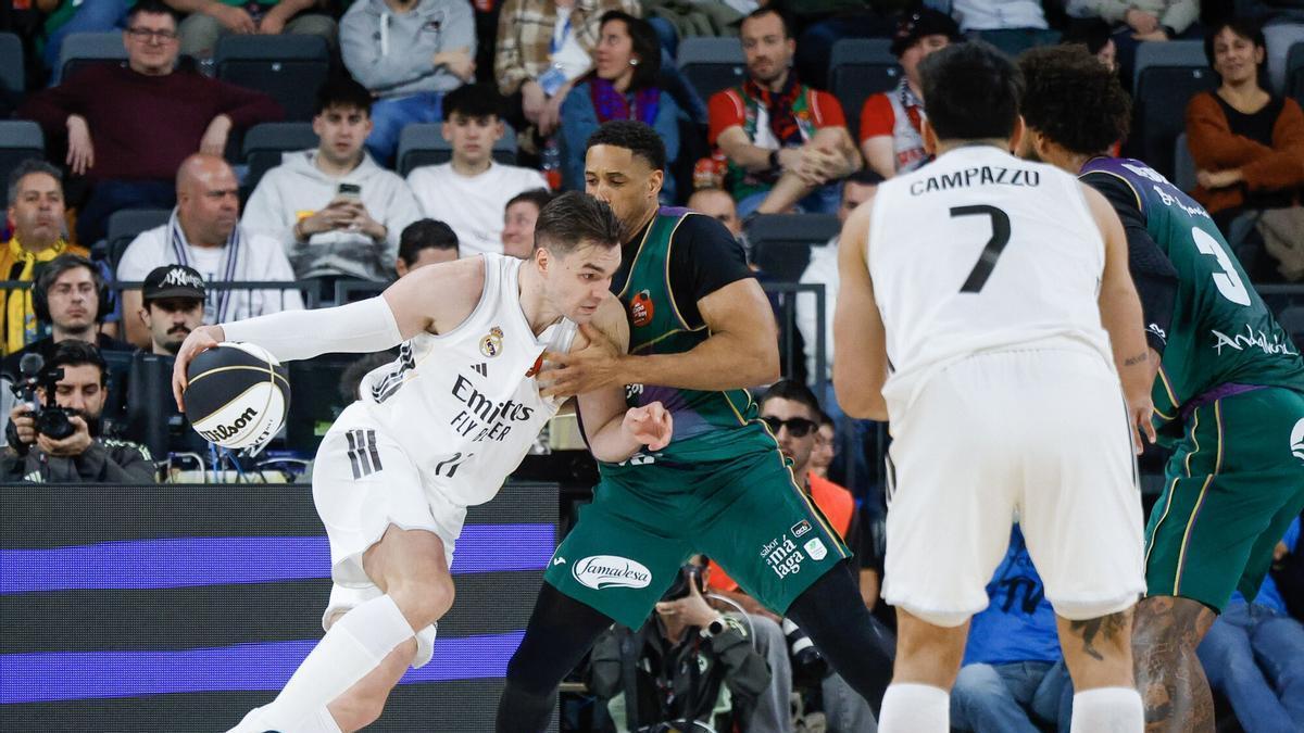 Mario Hezonja en el partido entre el Real Madrid y el Unicaja de Málaga.